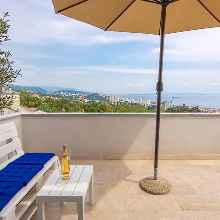 Apartament Ena