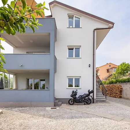 Apartament Ena *
