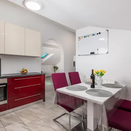 Apartment Ena *