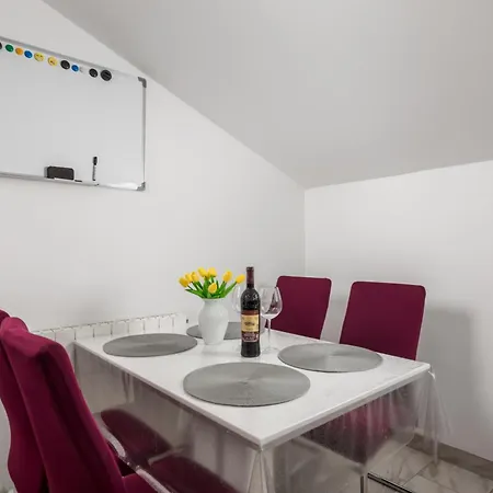 Ena Apartment *