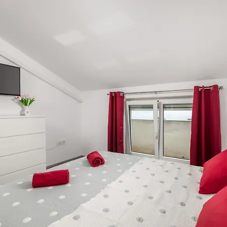 Apartment Ena *
